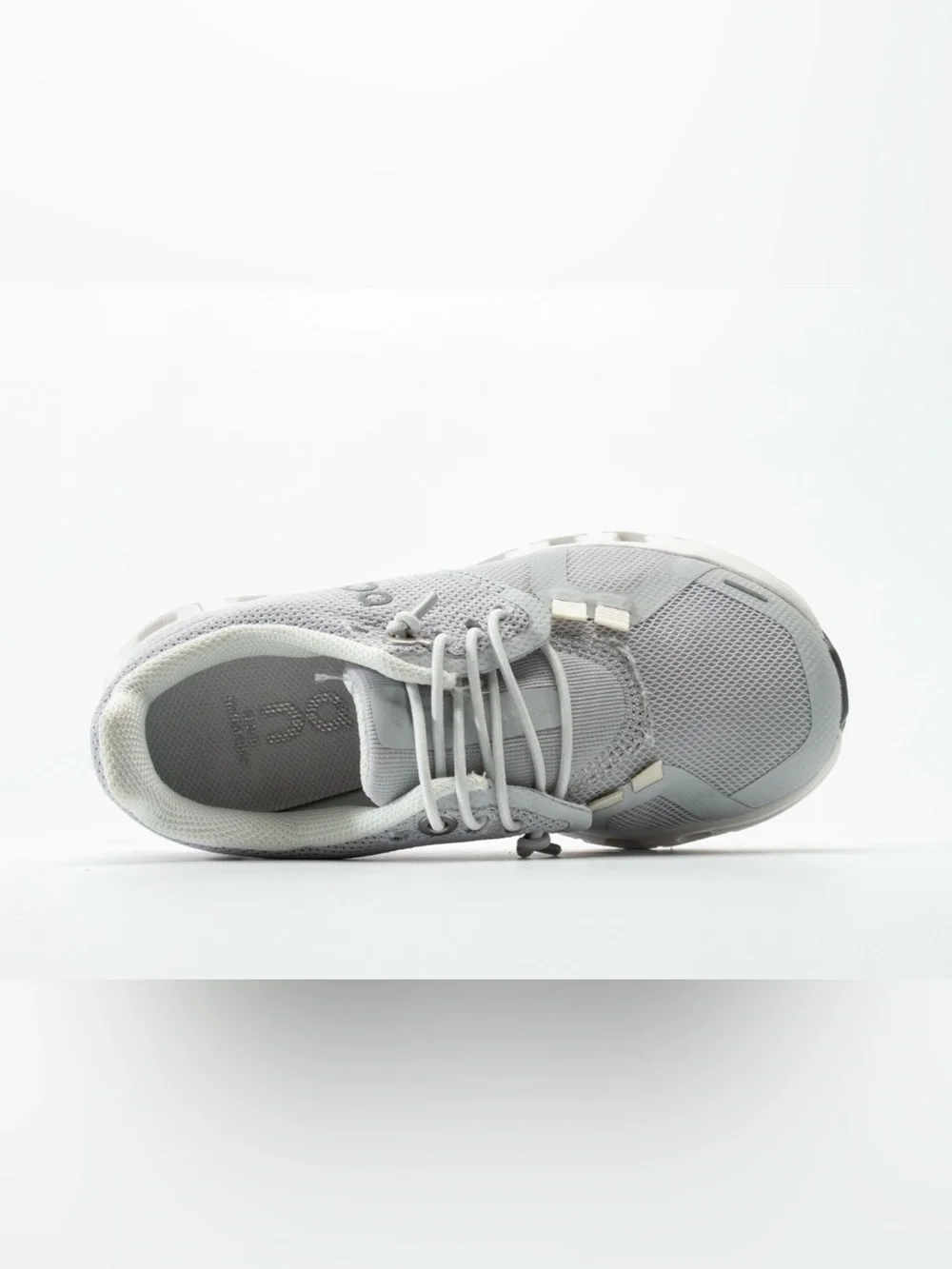 On Running Kids Cloud Mesh Sneaker in Light Gray& White (SIZE 12.5C) - Picture 5 of 6
